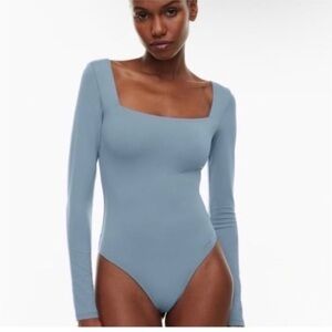 Aritzia Babaton Contour Squareneck Bodysuit M Slate Blue Gray | Long Sleeve EUC